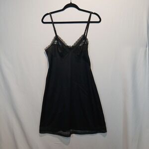 VTG Vanity Fair sz 36 slip gothic whimsygoth classic chic dark feminine coquette